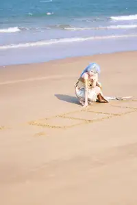 Coser G44 Won't Get Hurt Shines as Reverse: 1999 Character 37 on a Sunny Beach - image 15