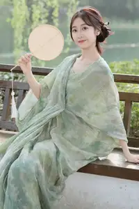 Xiao He's Ethereal Beauty by the Water: A Poetic Glimpse into YiTuYu Vol.8571's Traditional Charm - image 20