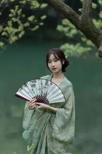 Xiao He's Ethereal Beauty by the Water: A Poetic Glimpse into YiTuYu Vol.8571's Traditional Charm - image 11