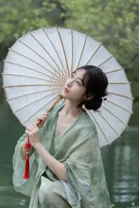 Xiao He's Ethereal Beauty by the Water: A Poetic Glimpse into YiTuYu Vol.8571's Traditional Charm - image 19