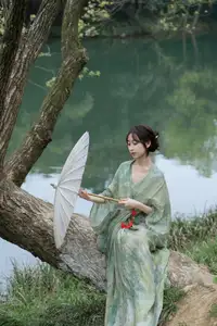 Xiao He's Ethereal Beauty by the Water: A Poetic Glimpse into YiTuYu Vol.8571's Traditional Charm - image 16