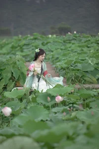 Art Language Vol.4783 featuring Qiu Da Da - Elegant Portrait Photography Gallery - image 3