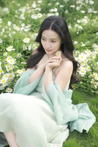 YiTuYu Art Language Vol.7001: Exquisite Visual Artistry with Model Jing Zi Jinns - image 7