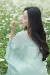 YiTuYu Art Language Vol.7001: Exquisite Visual Artistry with Model Jing Zi Jinns - image 26