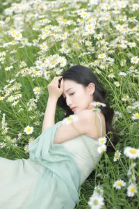 YiTuYu Art Language Vol.7001: Exquisite Visual Artistry with Model Jing Zi Jinns - image 28
