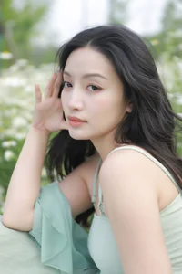 YiTuYu Art Language Vol.7001: Exquisite Visual Artistry with Model Jing Zi Jinns - image 14