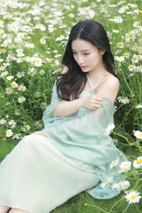 YiTuYu Art Language Vol.7001: Exquisite Visual Artistry with Model Jing Zi Jinns - image 24