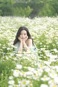 YiTuYu Art Language Vol.7001: Exquisite Visual Artistry with Model Jing Zi Jinns - image 23
