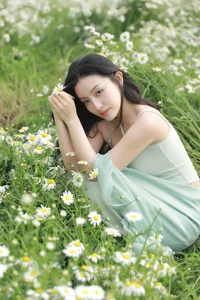 YiTuYu Art Language Vol.7001: Exquisite Visual Artistry with Model Jing Zi Jinns - image 16