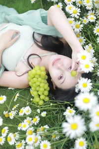 YiTuYu Art Language Vol.7001: Exquisite Visual Artistry with Model Jing Zi Jinns - image 18