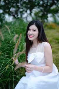VGU No.159: Radiant Smile & Pristine Beauty Amidst a Vibrant Blooming Garden - image 4
