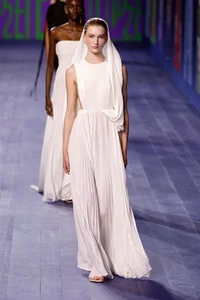 Elegance Unveiled: The Most Stunning Luxury Gowns and Haute Couture Masterpieces from Paris Fashion Week - image 2