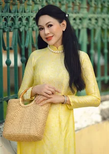 The Timeless Elegance of Vietnam's Renowned Female CEO Le Hong Thuy Tien - image 7