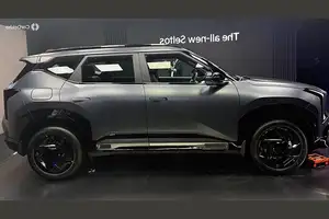 Discover the 2027 Kia Seltos: Radical Redesign, Tech-Loaded, Ready to Conquer Any Road - image 2
