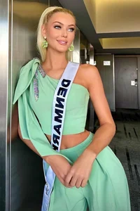 The Doll-Like Beauty of the New Miss Universe: A Visual Tribute - image 6