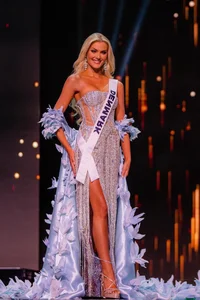 The Doll-Like Beauty of the New Miss Universe: A Visual Tribute - image 0