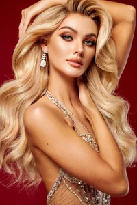 The Doll-Like Beauty of the New Miss Universe: A Visual Tribute - image 5