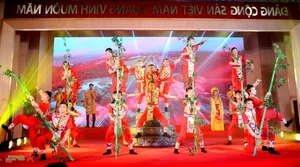 Dong Bac Corporation Hosts Vibrant Mass Arts Festival Celebrating Worker Community - image 2