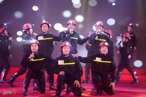 Dong Bac Corporation Hosts Vibrant Mass Arts Festival Celebrating Worker Community - image 4
