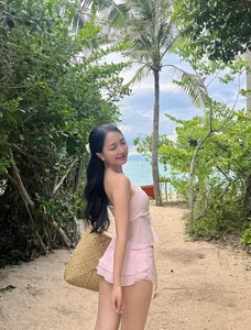 The Post-Partum Glow: Mai Ha Trang, Wife of Ha Duc Chinh, Shines with Beauty - image 6