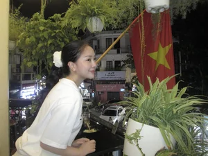 The Post-Partum Glow: Mai Ha Trang, Wife of Ha Duc Chinh, Shines with Beauty - image 0