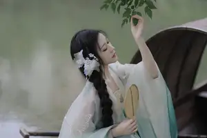 Wu Yue's Serene Classical Beauty in Traditional Attire - YiTuYu Vol.8711 - image 0