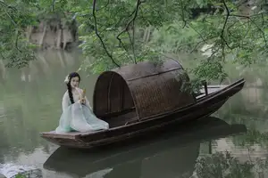 Wu Yue's Serene Classical Beauty in Traditional Attire - YiTuYu Vol.8711 - image 14