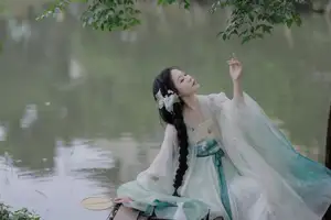 Wu Yue's Serene Classical Beauty in Traditional Attire - YiTuYu Vol.8711 - image 10