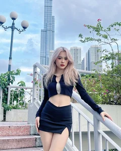 Stunning Portraits of Võ Nữ Ngân Hà: A Fusion of Beauty and Elegance - image 0