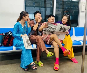 Urban Style and Modern Transit: Trendy Fashion Check-in at Ben Thanh Metro - image 6