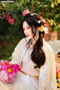 YiTuYu Art Language Vol.4063: Featuring the Graceful Liu Liu Yang Liu Liu - image 6