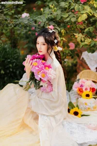 YiTuYu Art Language Vol.4063: Featuring the Graceful Liu Liu Yang Liu Liu - image 22