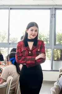 Pham Ngan Anh: Stylish Lecturer Captivates With Special Campus Rules - image 4