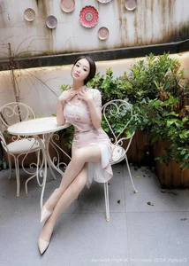 Timeless Elegance: Nan Zhi in Pink Cheongsam - XiuRen No.10671 - image 12