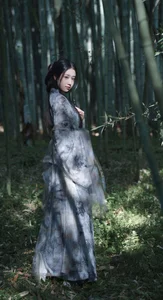 Exploring Visual Narratives in YiTuYu Art Language Vol.7174 with Zang Yi Tong - image 28