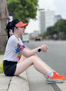 Loan Barbie: The 'Running Goddess' Captivating the Fitness Community with Grace and Strength - image 3