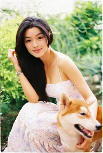 Radiant Beauty: Vietnamese Actress Lan Thy Celebrates Romantic Engagement to Her Conductor Boyfriend After Two Years of Love - image 6