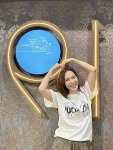 Vietnamese Entertainment Highlights: Dam Vinh Hung’s Airport Delay and Thanh Hang’s Stunning Fashion Moments - image 7