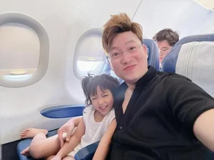 Vietnamese Entertainment Highlights: Dam Vinh Hung’s Airport Delay and Thanh Hang’s Stunning Fashion Moments - image 0