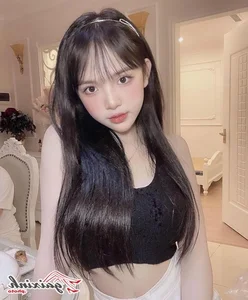 Exploring the Captivating Style and Visuals of Influencer Tran Huyen Chau - image 3