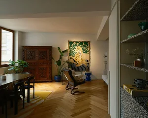 Warm 160m2 apartment for a young family transformed from a rigid office - image 15