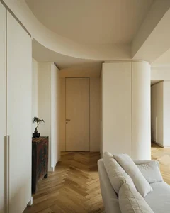 Warm 160m2 apartment for a young family transformed from a rigid office - image 10