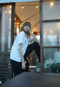 Shocking Transformation: LPL Goddess Unveils Past Photos That Leave Fans Speechless - image 0