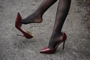 Mei Zi in Burgundy High Heels: A Sophisticated IESS Fashion Editorial - image 1