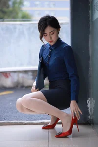 Professional Elegance: Xiao Bao Portrays the Modern Urban Office Lady Style - image 7