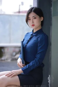 Professional Elegance: Xiao Bao Portrays the Modern Urban Office Lady Style - image 0