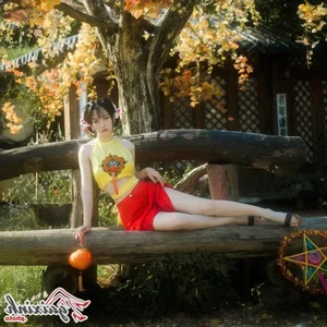 Le Bong in White Ao Dai: A Perfect Blend of Tradition and Modernity - image 24