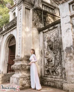 Le Bong in White Ao Dai: A Perfect Blend of Tradition and Modernity - image 28