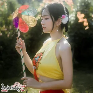 Le Bong in White Ao Dai: A Perfect Blend of Tradition and Modernity - image 16