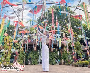 Le Bong in White Ao Dai: A Perfect Blend of Tradition and Modernity - image 30